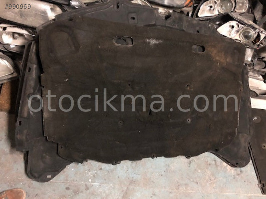 VOLVO S40 MOTOR KAPUT IC IKECESI 1996 2004
