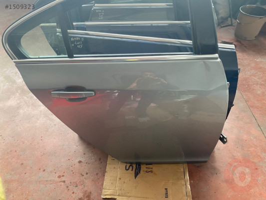 Opel insignia sağ arka kapı çıkma