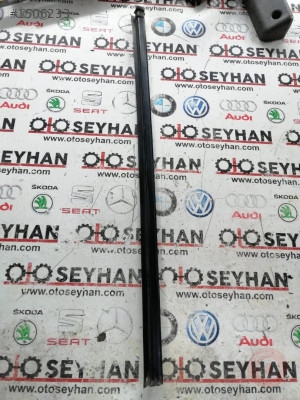 nissan vanetta cargo sağ ön kapı iç cam sıyırıcı fitil