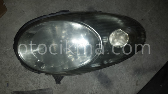 2004 NISSAN MİCRA ÇIKMA SAĞ FAR MEVCUTTUR.