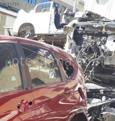 2017 HONDA CRV ÇIKMA SAĞ ARKA KAPI CAMI.