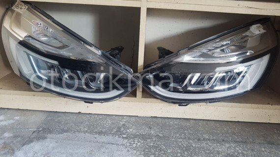 Renault Clio Sağ Far Ledli Hatasız Orjinal Çıkma