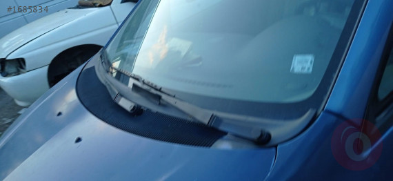 Mazda Premacy ön cam