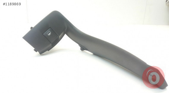 AUDİ A3 COUPE 04-08 SAĞ ÖN CAM DÜĞME ÇERÇEVESİ 8P3959522 7PE
