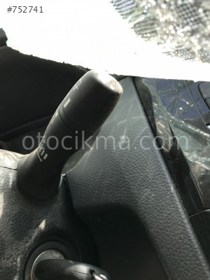 2015-2016 NISSAN QASHQAİ 1.5  ÇIKMA SİLECK KOLU.