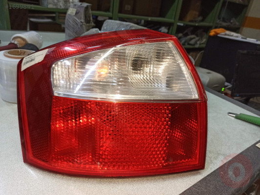 AUDİ A4 SOL VE SAĞ STOP LAMBASI
