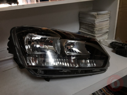 Skoda yeti sağ far çıkma orjinal