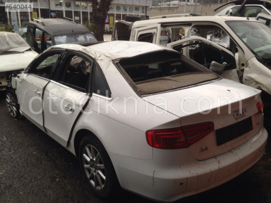 Audi A4 2013-16 2.0 TDİ Bagaj kapağı beyaz hatasız orjinal