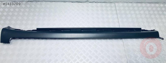 AUDİ A4 01-08 MARŞBİYEL KAPLAMASI SAĞ 8E0853860 7DL