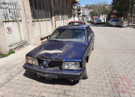 Mercedes 190 çamurluklar