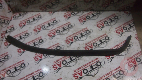 Volkswagen Golf 5 Arka Kapı Ucu Plastiği - 1k6839373