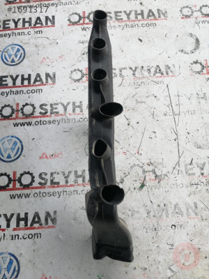 1K1819152B volkswagen golf 5 sağ ön ayak havalandırma borusu