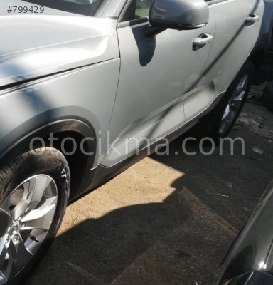 2019 VOLVO XC-40 ÇIKMA SOL YAN PANEL MEVCUTTUR.