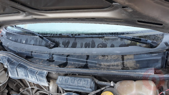1998 opel astra f station 1.4 8v çıkma cam önü ızgarası
