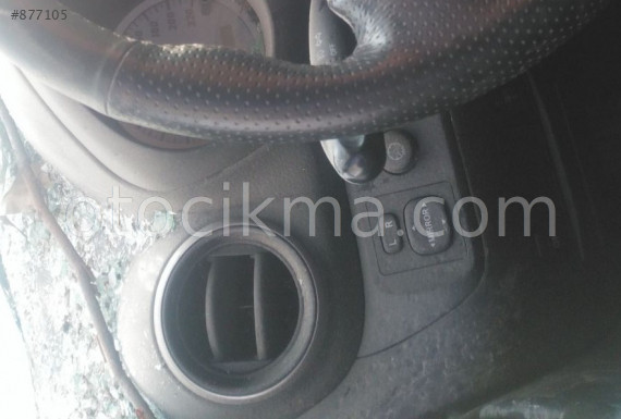 2006 TOYOTA RAV4 2.0 BENZİNLİ HATASIZ KLİMA ÜFLEME IZGARASI.