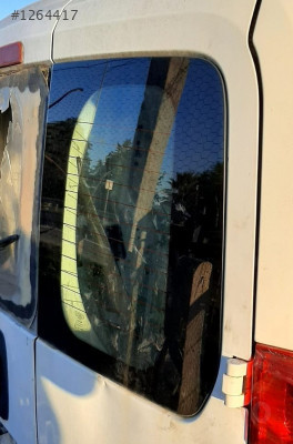 2009 model peugeot bipper 1.4 hdi çıkma sağ bagaj kapağı cam