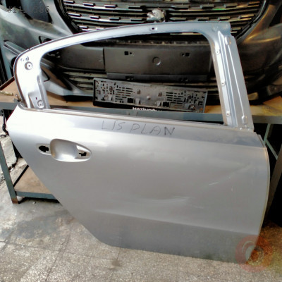 Peugeot 508 sağ arka kapı