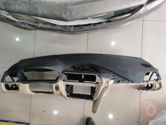 BMW 3 Serisi F30 Göğüs Torpido Siyah Bej 51459218490 727584