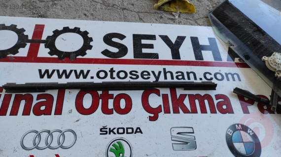 golf 4 ön sağ kapı iç sıyırıcı fitil