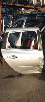 Renault Clio 3 sağ arka kapı orijinal çıkma
