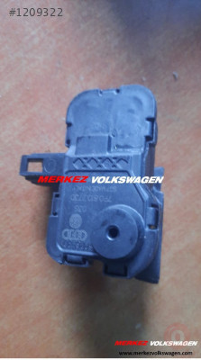 VOLKSWAGEN - POLO / DEPO KAPAĞI KİLİT MOTORU (7P0810773D)