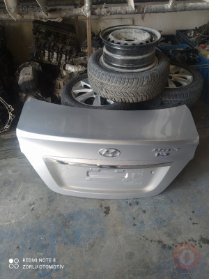 Hyundai Accent blue çıkma bagaj kapağı orjinal hatasiz 2015