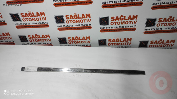 VW BORA ÇIKMA  SAĞ ÖN KAPI ÇİTASI KROMLU OEM; 1J4853516