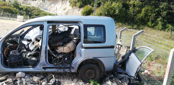 opel astra g 1.6 çıkma sol marşbiyel.  Oto Erkan Ünye