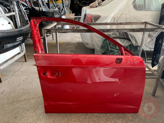 2013 2016 AUDİ A3 HB ÇIKMA KIRMIZI SAĞ ÖN KAPI