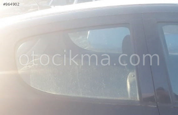 2009 model peugeot 207 1.4 benzinli çıkma sağ arka kapı camı