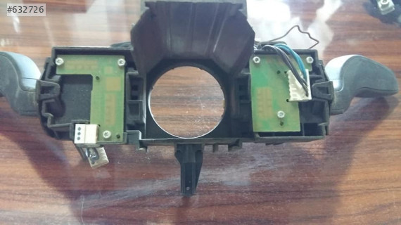 Audi A3 sinyal kolu 2014 model