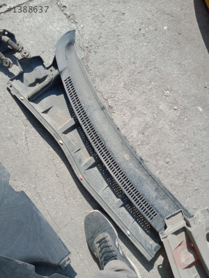 Toyota Corolla Ön Cam Izgarası Sağ 2007-2012