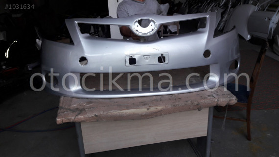 Toyota auris ön tampon orjinal çıkma