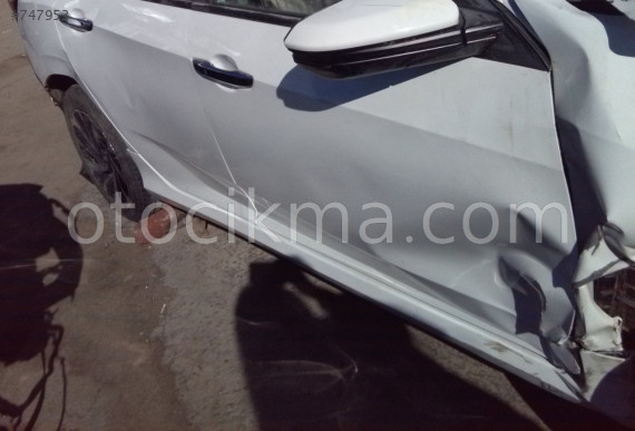2017 MODEL HONDA CİVİC SAĞ YAN PANEL ÇIKMA.