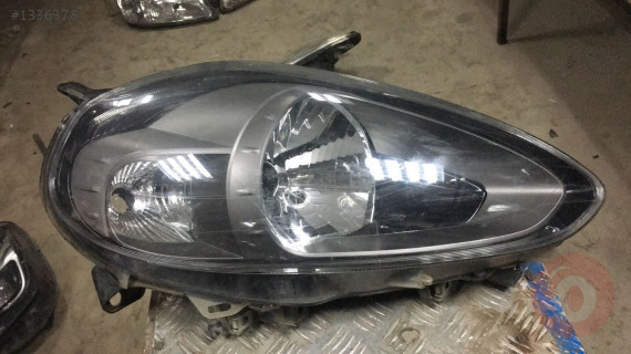 2012 Model Fiat Punto Sağ Far 500 ₺