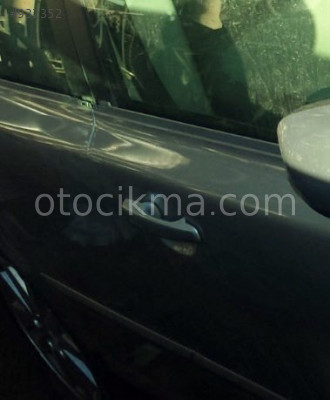 ÇIKMA 2005 VOLVO V50 SAĞ ÖN KAPI KOLU.
