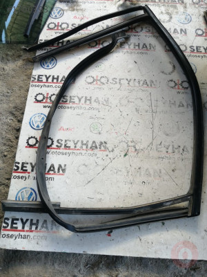 3B5839431 vw passat B5 sol arka kapı cam çerceve fitili