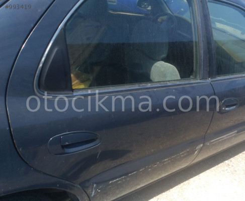 kia clarus 2.0 çıkma sağ arka dolu kapı