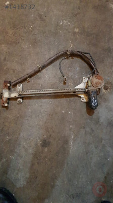 mazda 929 çıkma sol arka cam krikosu