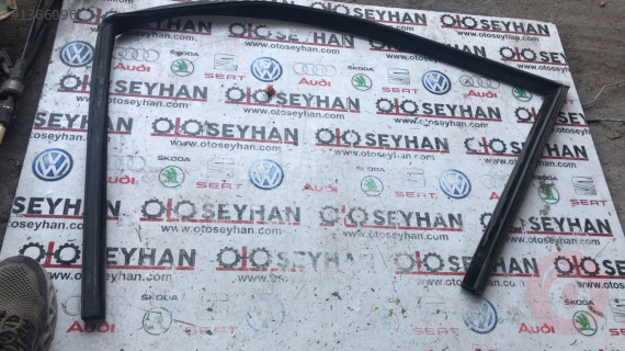 7033799 bmw 5 serisi e60 e61 sol ön kapı cam çerçeve fitili
