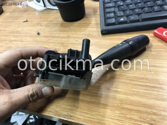 Toyota corolla 2002-2007 silecek kolu orjinal sökme