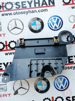 1T1863144A vw caddy 2005 orta konsol baglantı braketi sağ