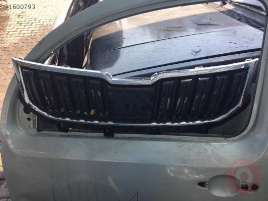Skoda kodiaq ön panjur çıkma parçalar