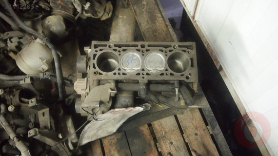 RENAULT MEGANE 2 1600 BENZİN 2007 YARIM MOTOR