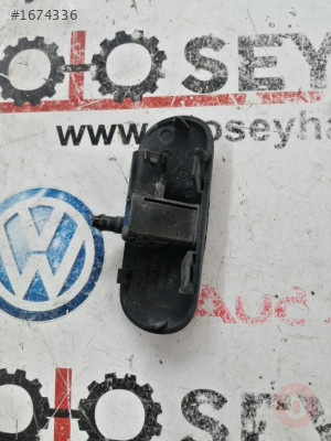 8P0955987E audi a3 2010 su fıskiye memesi
