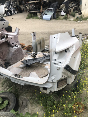 Ford kuga kesme komple arka beyaz renk Ford çıkma