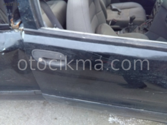 1996 VOLVO S40 ÇIKMA SAĞ KAPI KOLU MEVCUTTUR.