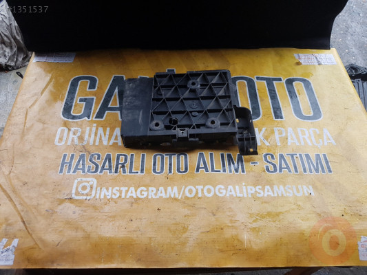 Ford Focus Akü Kapağı Hatasız Orjinal Çıkma