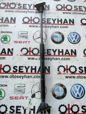 68960-0W640 Toyota yaris 3 bagaj amortisörü