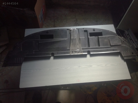 Renault 3 2005-2012 gövde altı koruması. 01040185004